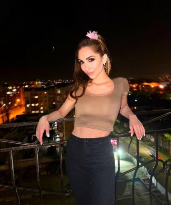 Нежная и чувственная девушка приглашает в гости для ярких и запоминающихся встреч. Мои объятия подарят тебе океан нежности и удовольствия. Звони, не пожалеешь! 15656, 23 года